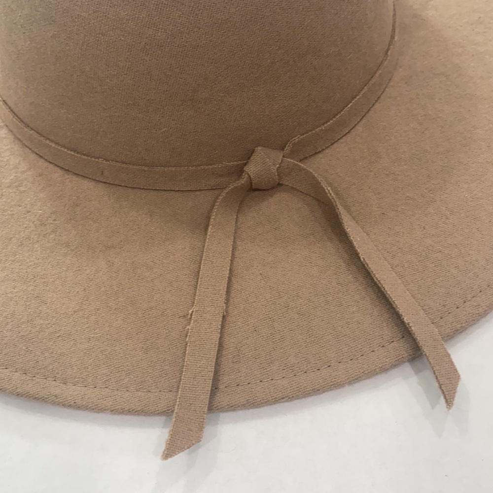 Isa & Stef wool‎ floppy hat in tan beige neutral color - Picture 2 of 5